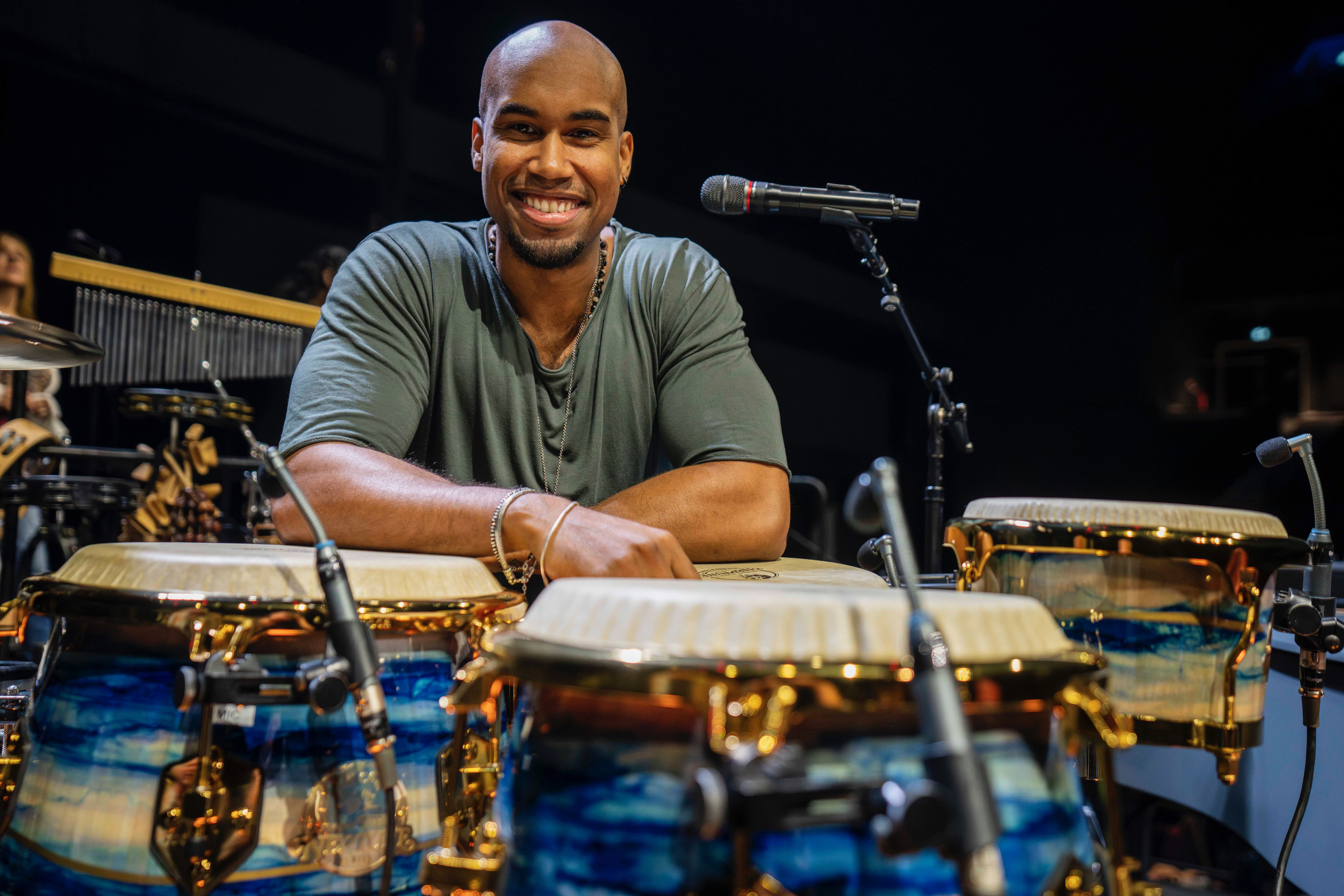 Con La Luna – A Conversation with Anthony Almonte