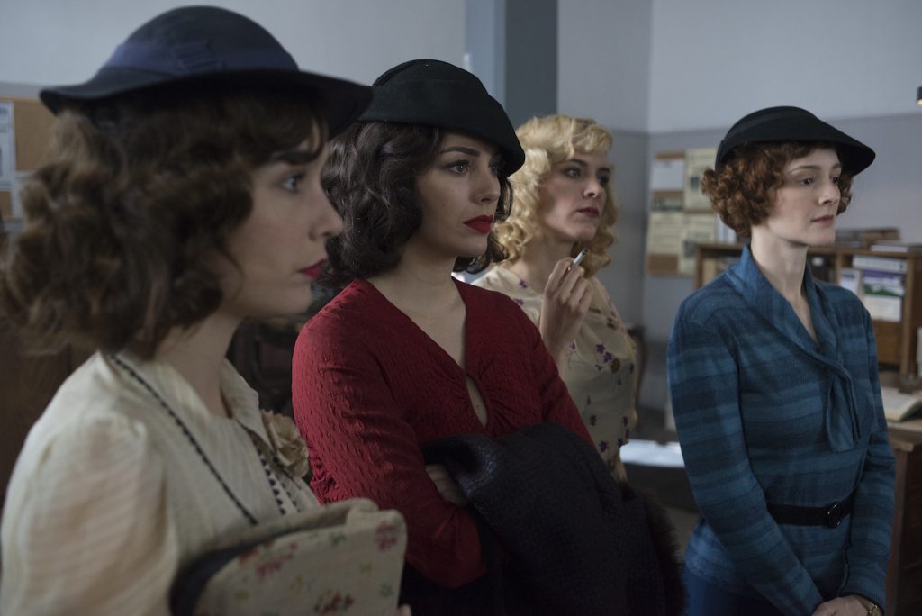 The Cable Girls Are Back!