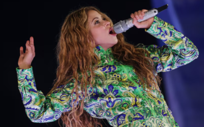 Shakira draws 2 million fans in Brazil
